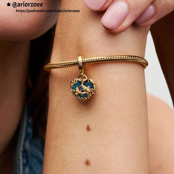 Pandora Disney Cinderella's Carriage & Heart Double Dangle Charm - Picture 2 of 2